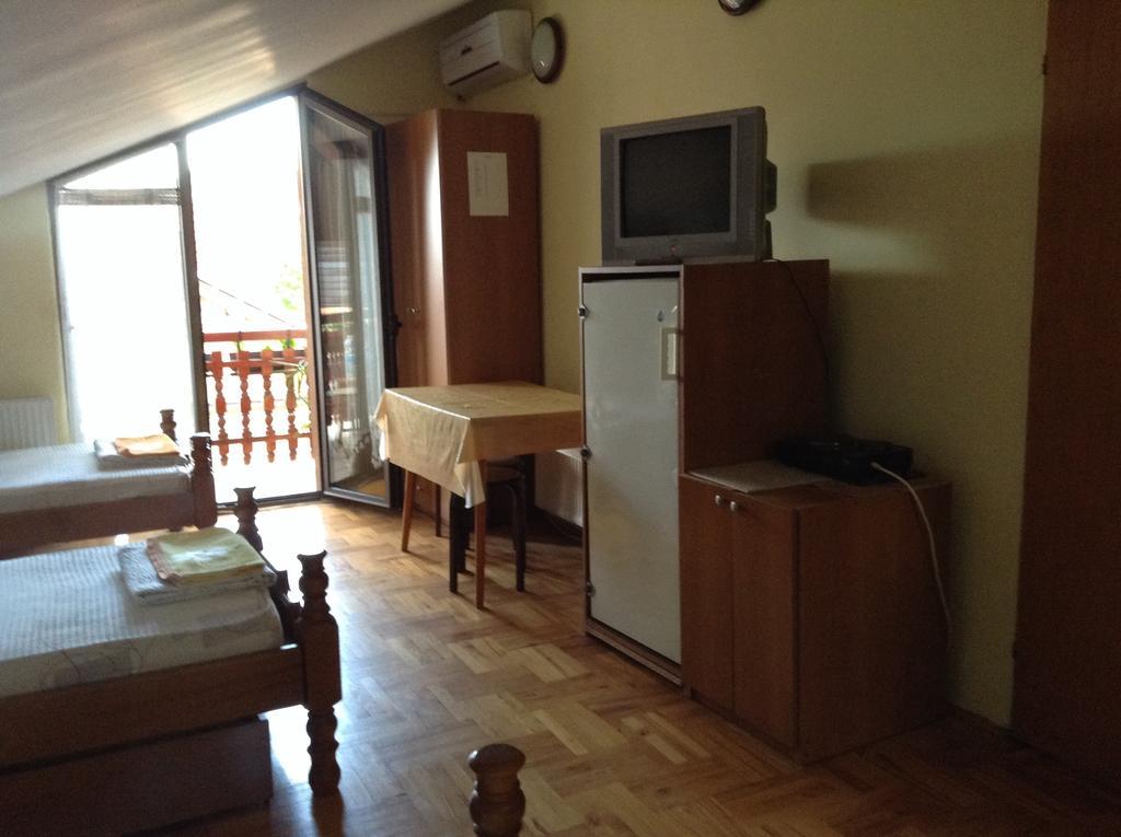 Ferienwohnung Pansion Velickovic Niska Banja Zimmer foto