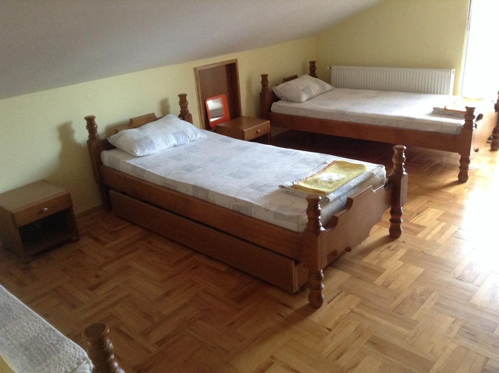 Ferienwohnung Pansion Velickovic Niska Banja Zimmer foto