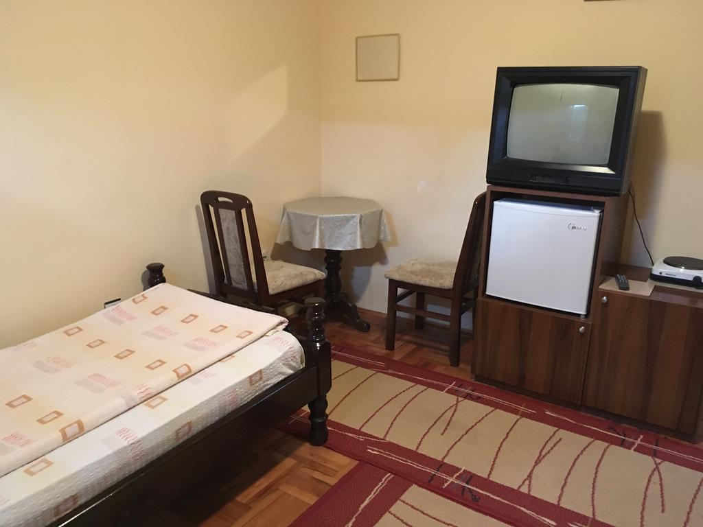 Ferienwohnung Pansion Velickovic Niska Banja Exterior foto