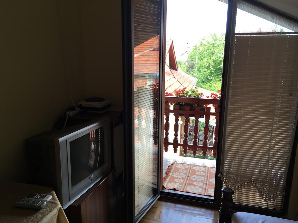 Ferienwohnung Pansion Velickovic Niska Banja Exterior foto