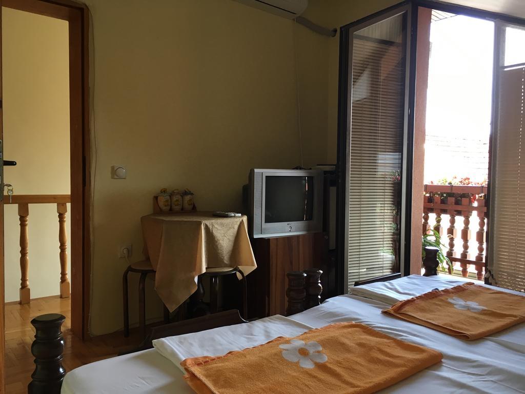 Ferienwohnung Pansion Velickovic Niska Banja Exterior foto