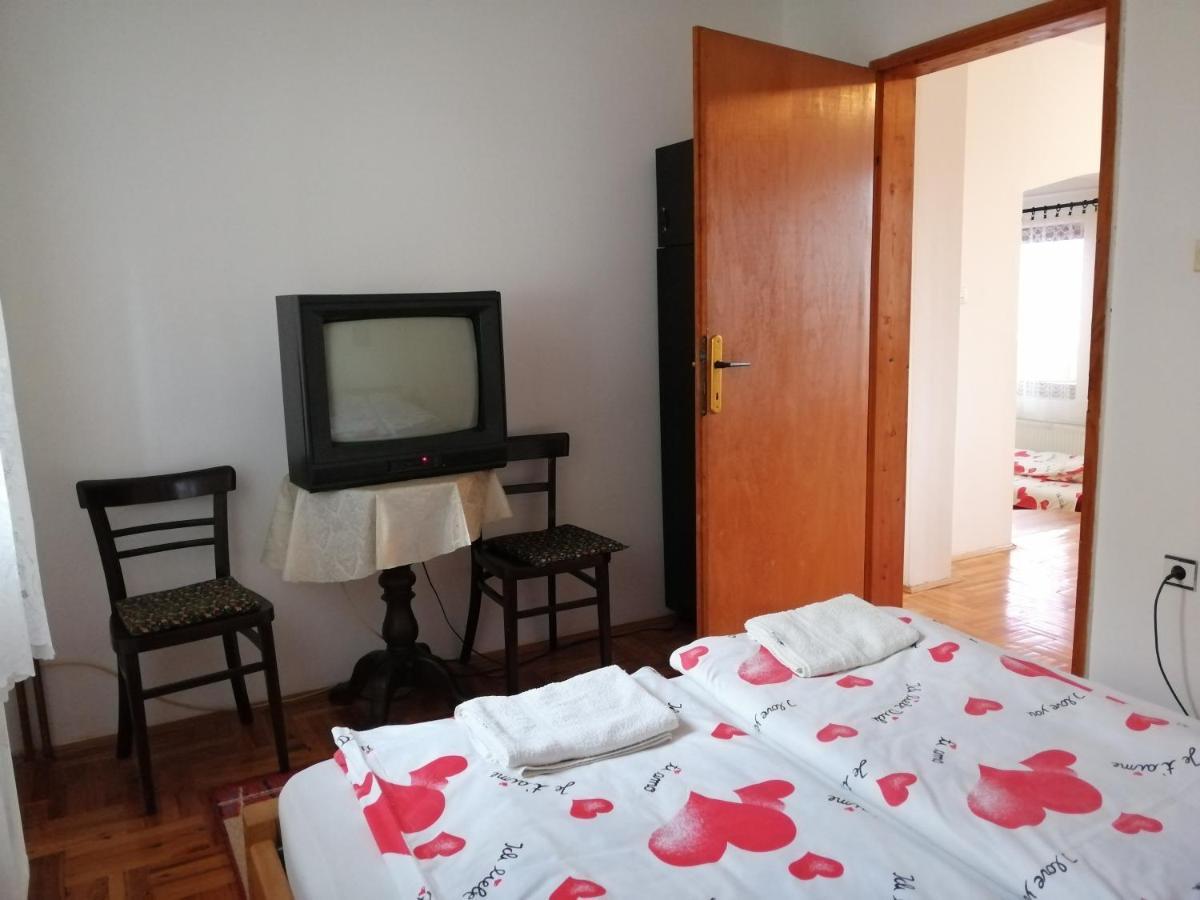 Ferienwohnung Pansion Velickovic Niska Banja Exterior foto